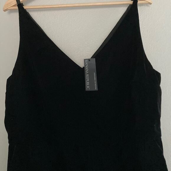 NWT (flawed) Banana Republic Black Velvet Cropped‎ Sleeveless Jumpsuit Sz 14 - Picture 6 of 12